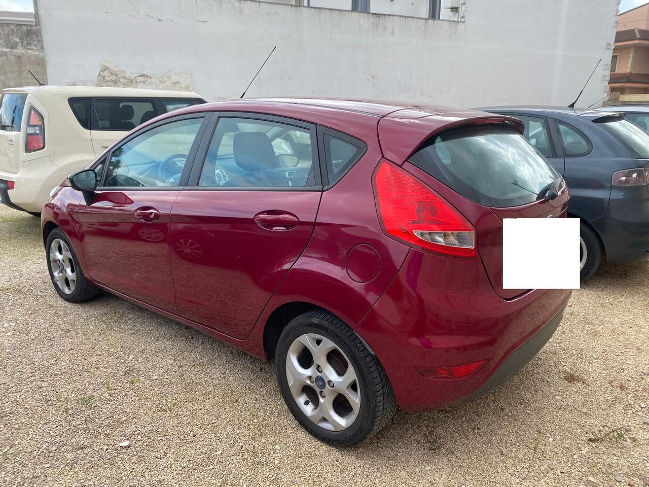 Ford Fiesta 1.4 TDCi 70CV 5 porte Titanium