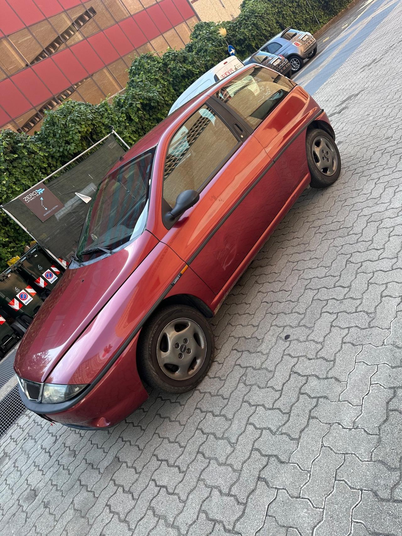 Lancia Y 1.2i 16V cat LS