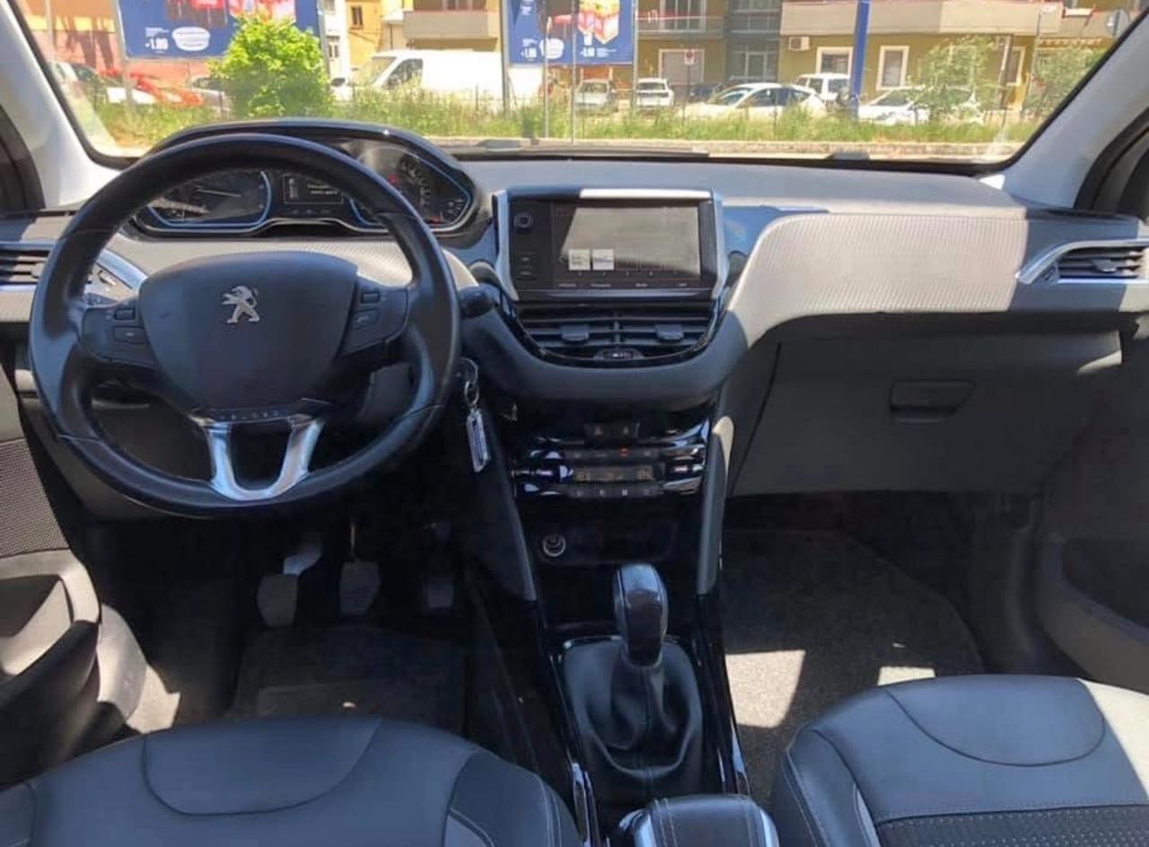 Peugeot 2008 BlueHDi 100 Allure