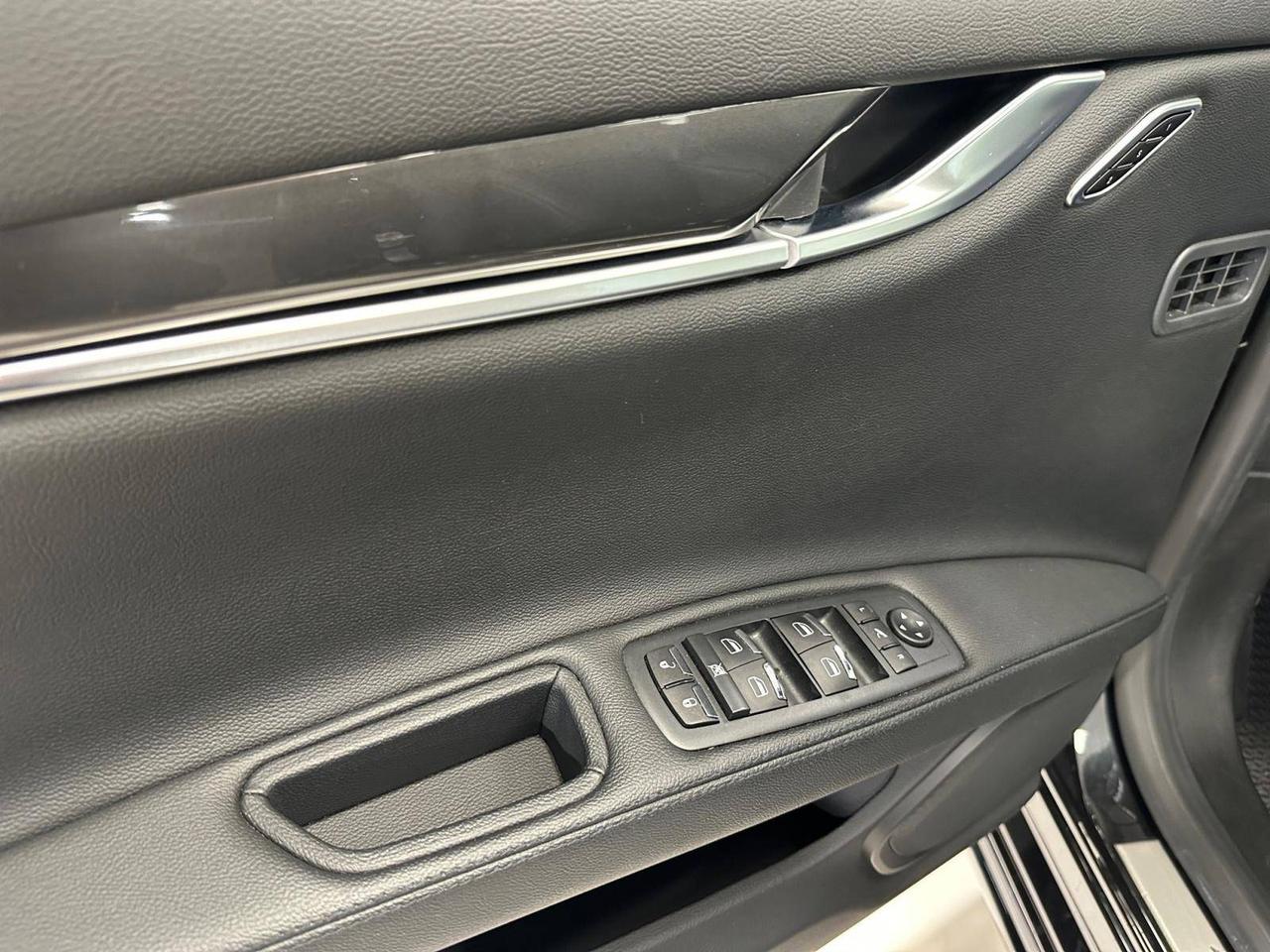 Maserati Ghibli Gransport 330cv