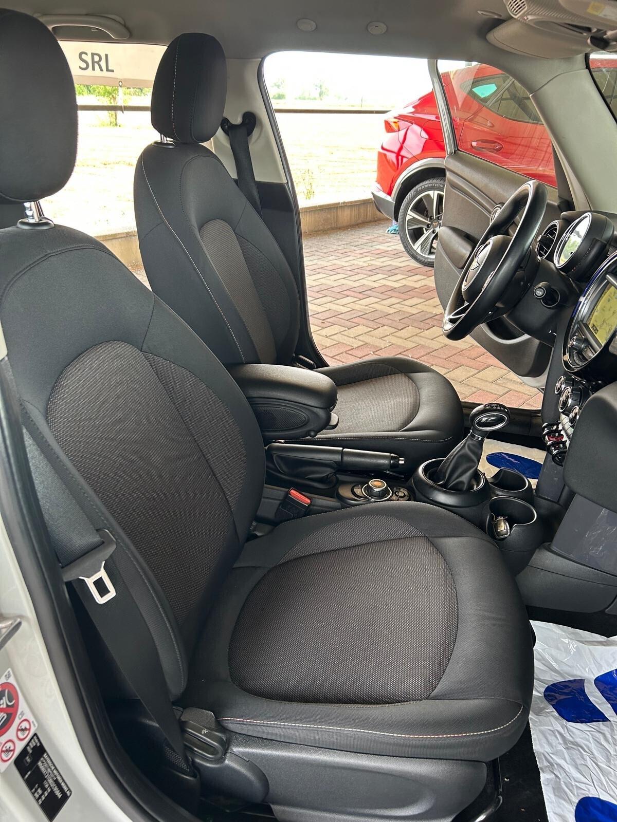 Mini Mini 1.5 Cooper D Business XL 5 porte