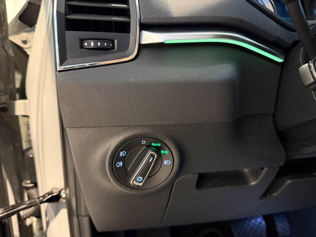 SKODA Karoq 1.5 TSI DSG Style VARIOFLEX Camera Park Assist LED