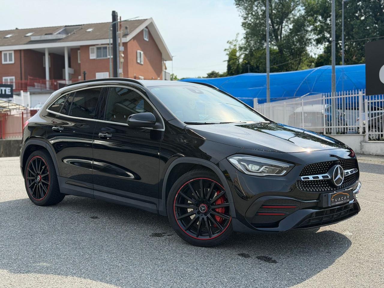 Mercedes-Benz GLA 200 D Premium Red Edition #11451