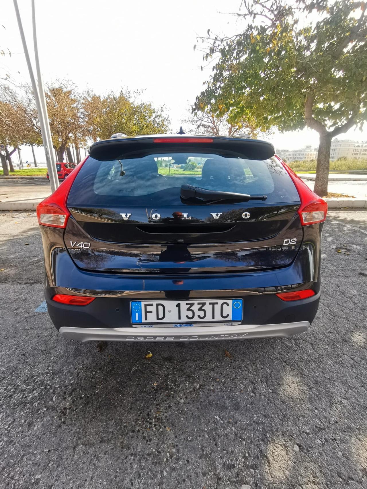 Volvo V40 Cross Country D2 Summum - 2016
