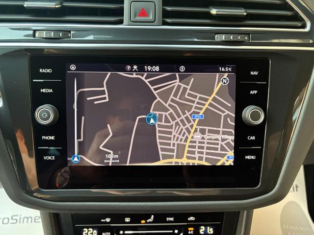 VOLKSWAGEN Tiguan 2.0 TDI 150 CV SCR DSG R-Line LUCI AMBIENTE