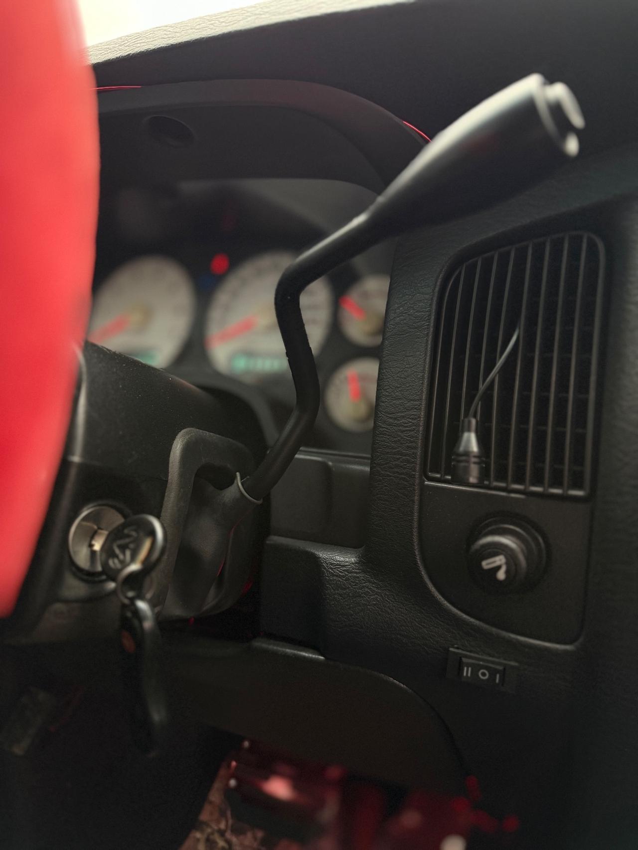 Dodge RAM 1500 4x4 4.7 MAGNUM AUTOCARRO