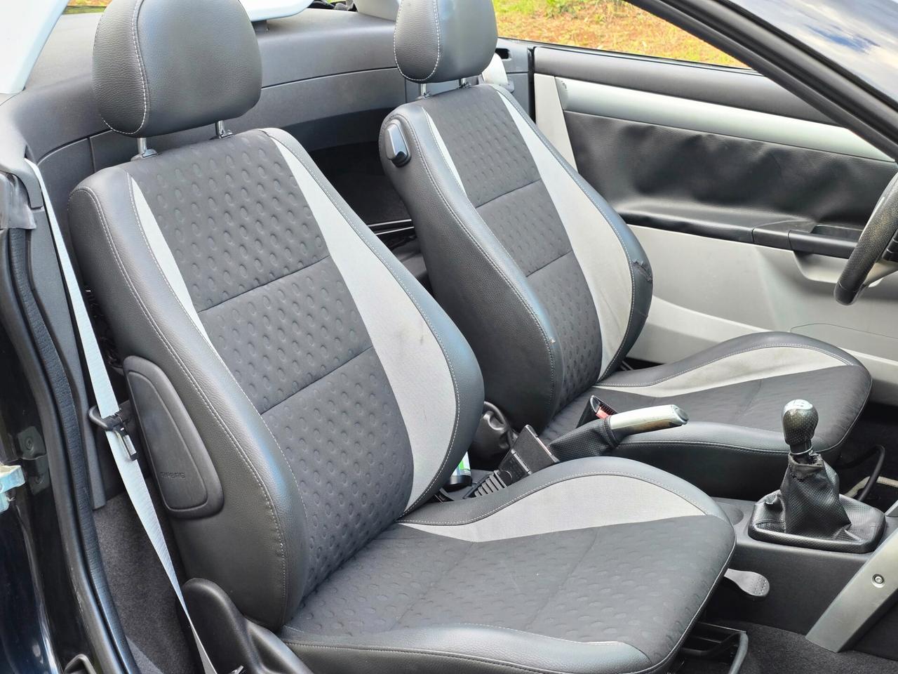 Opel Tigra TwinTop 1.4 16V Sport