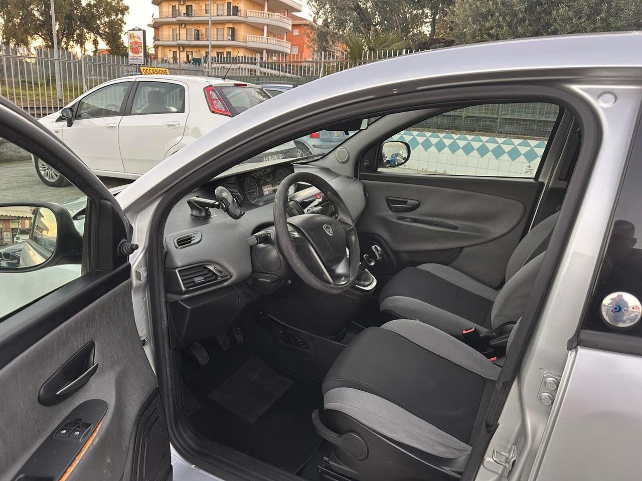 Lancia Ypsilon 1.2 69 CV 5 porte GPL Ecochic Gold