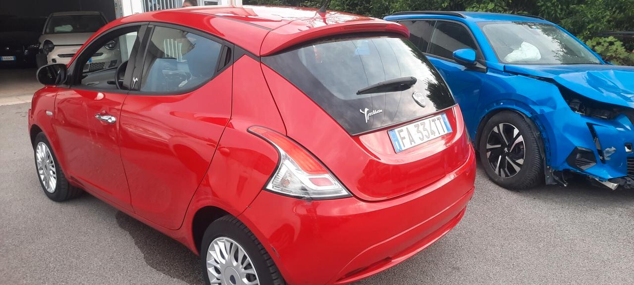 Lancia Ypsilon 1.2 69cv benzina anno 2015