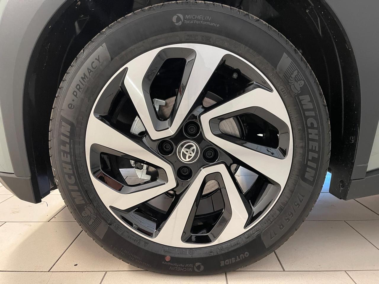 Toyota Aygo X Trend 1.0 72cv s-cvt c.auto-Ok Neopat-LEGGI SOTTO