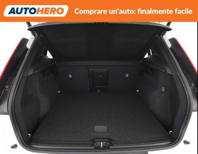 VOLVO XC40 T3 Geartronic Momentum Pro