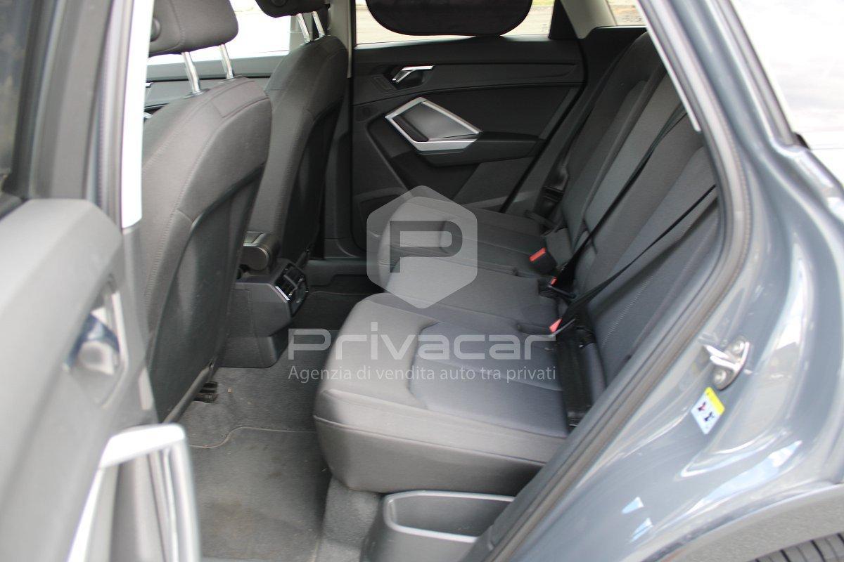 AUDI Q3 35 TFSI S tronic Business Advanced