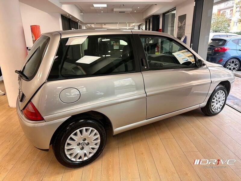 Lancia Y 1.2i cat Elefantino Blu