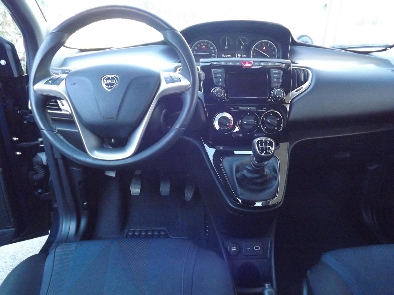 Lancia Ypsilon 1.0 hybrid ECOCHIC