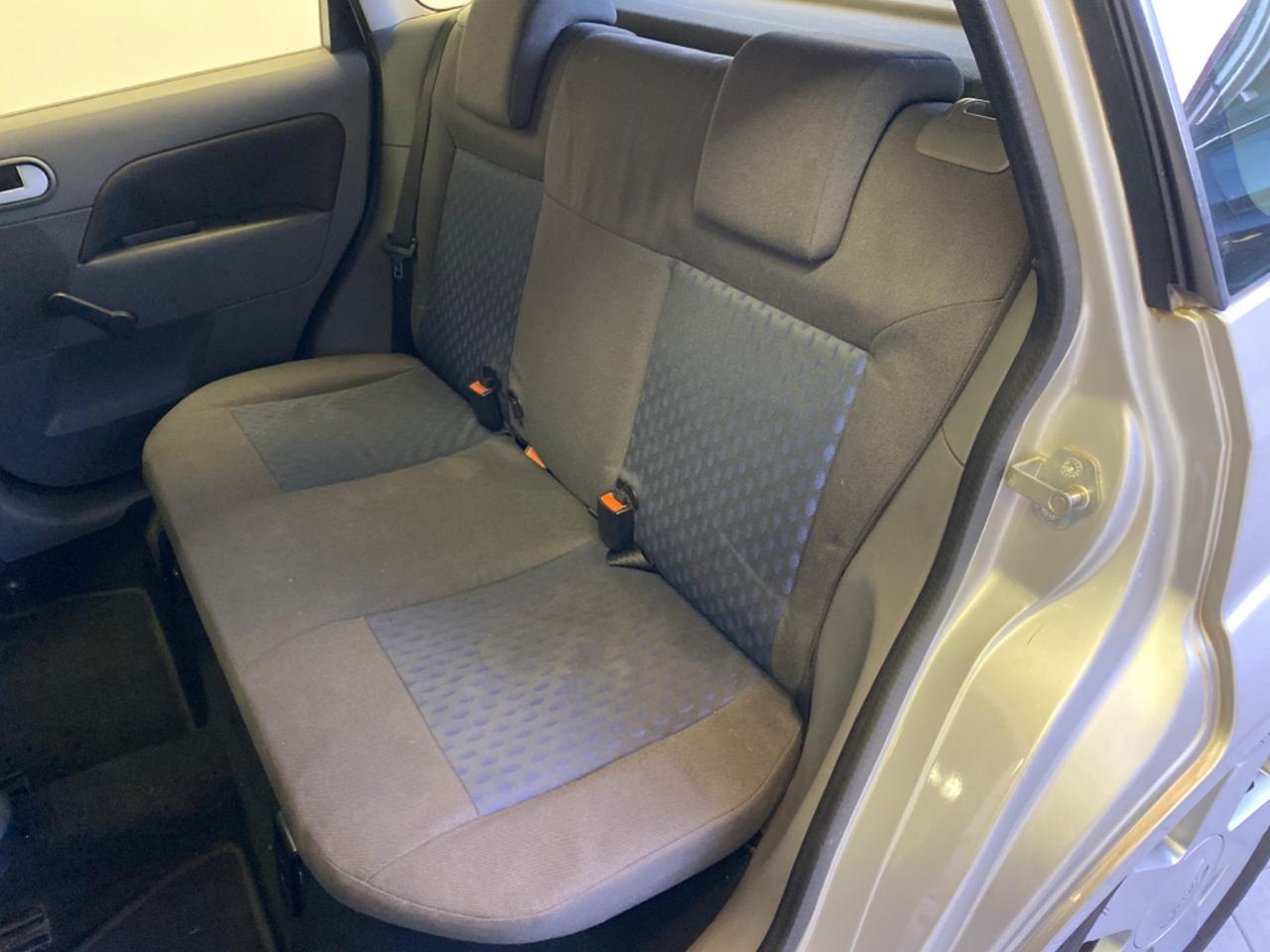 Ford Fiesta 1.4 16V 5p. Ghia