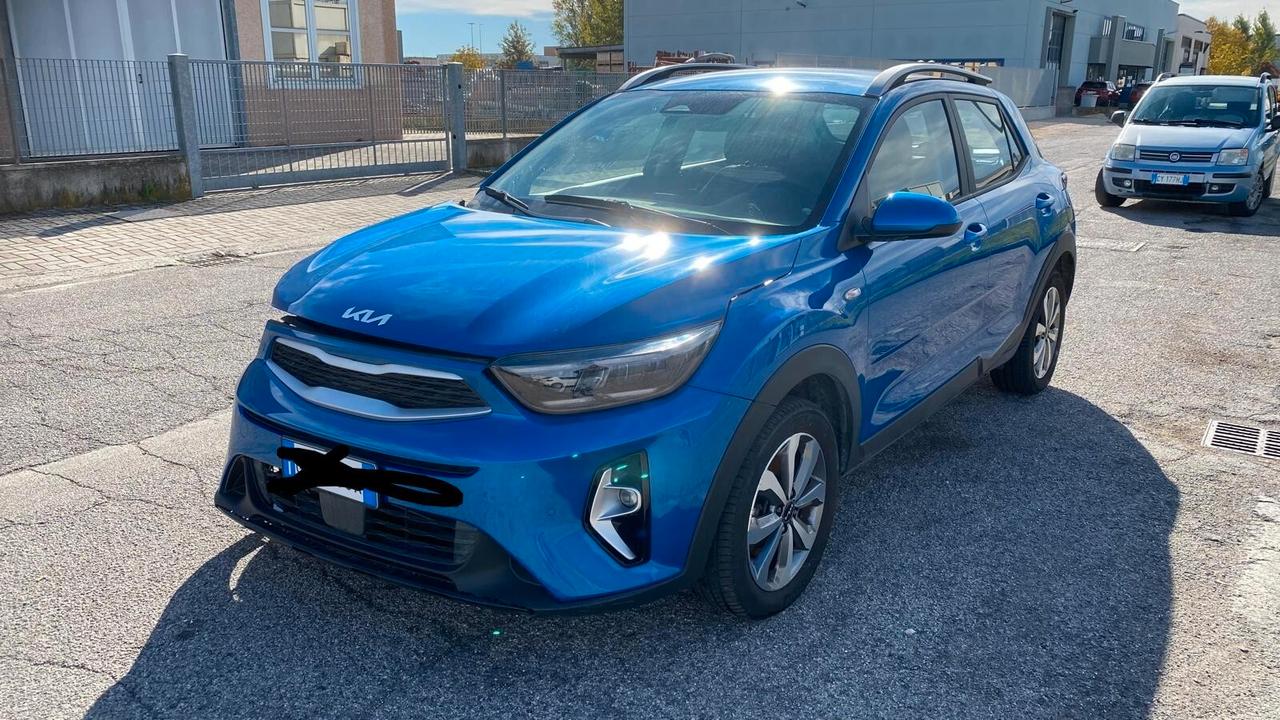 Kia Stonic 1.2 2023 - incidentata