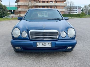 Mercedes-benz E 200 cat Classic