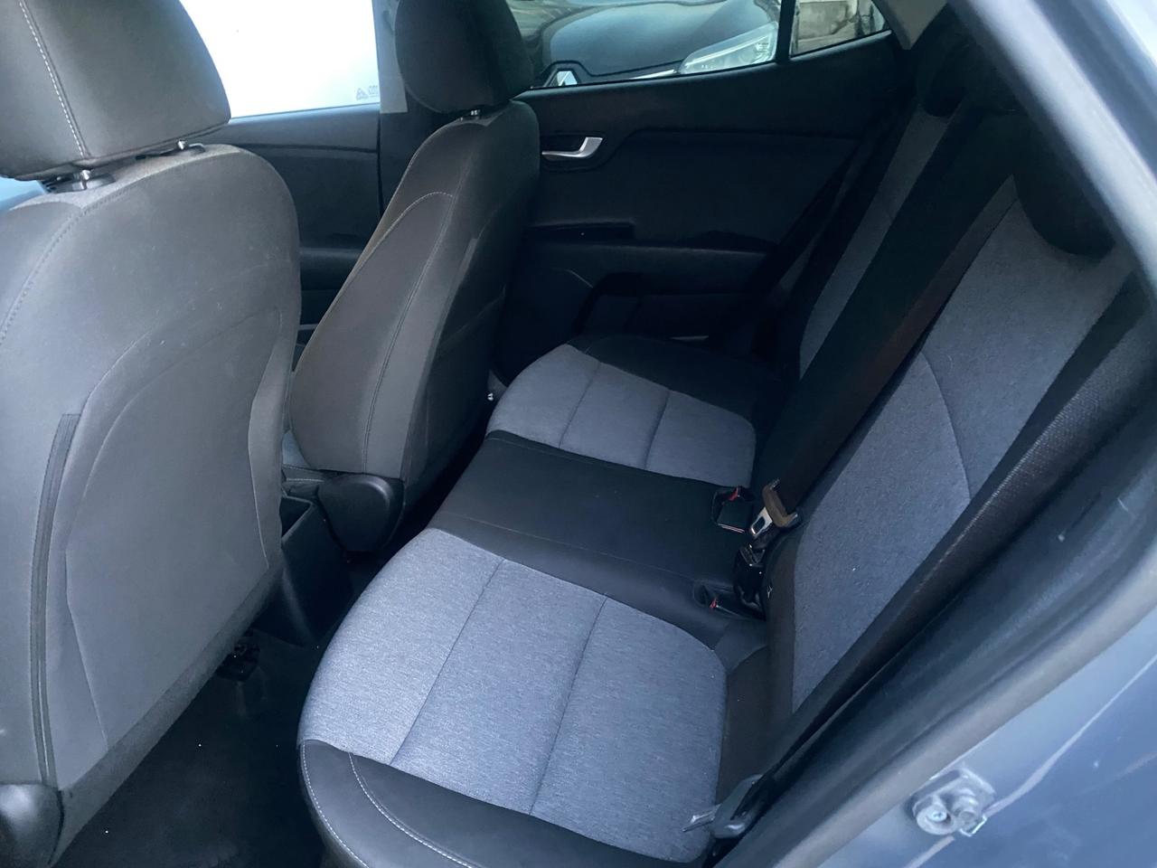 Kia Stonic 1.0 T-GDi 100 CV MHEV MT Black Edition