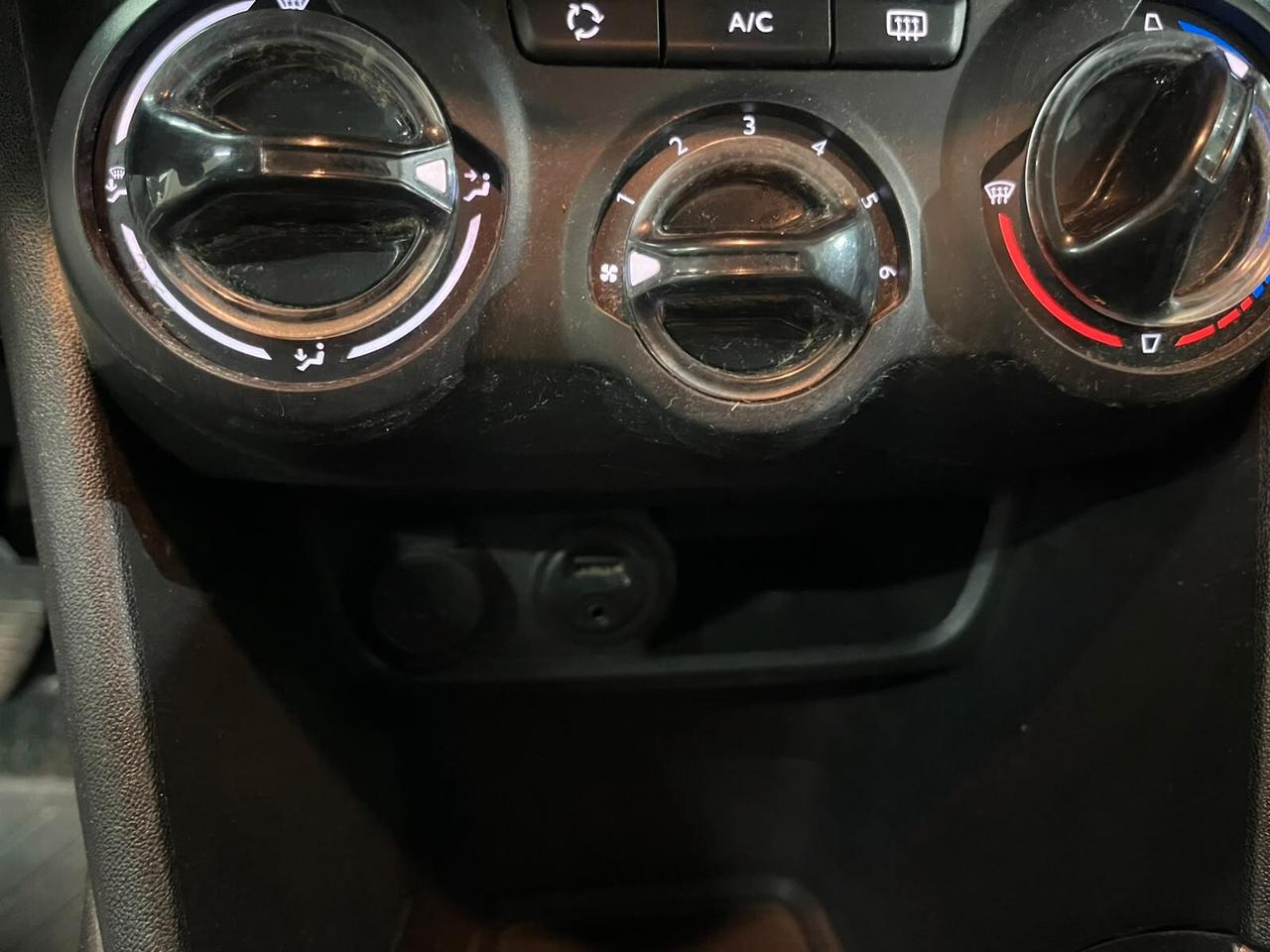 Peugeot 2008 1.6 e-HDi 92 CV *NEOPATENTATI*