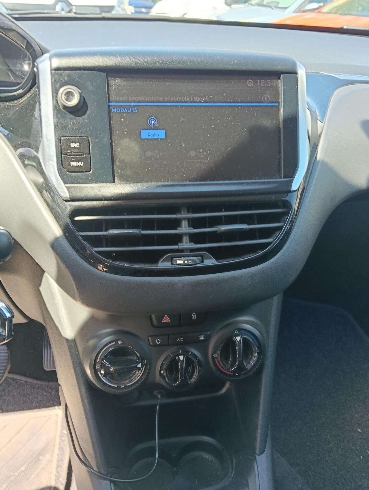 Peugeot 208 PureTech 82 5 porte Allure