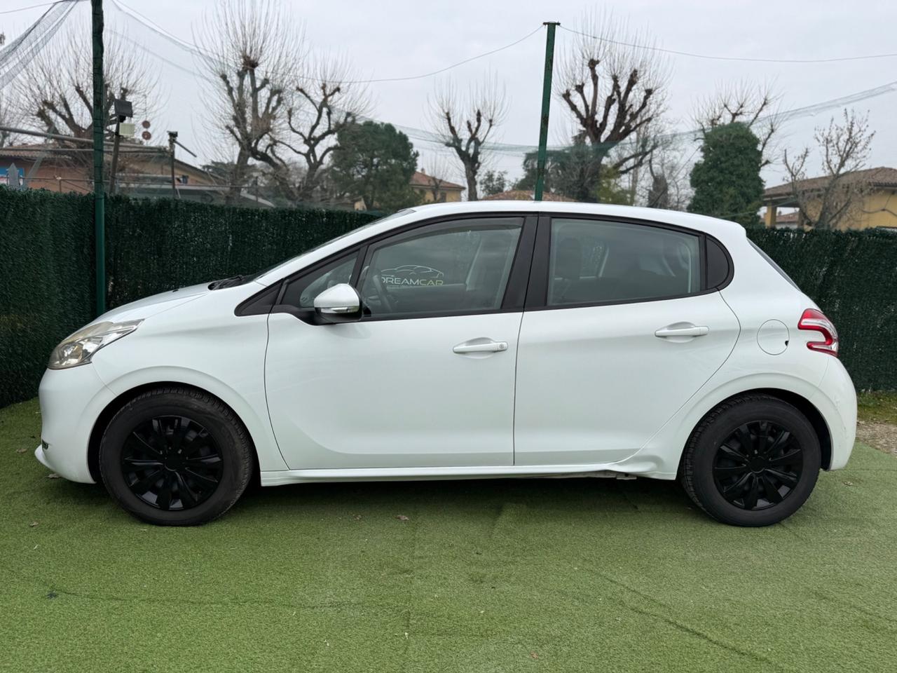 Peugeot 208 2013 1.2 BENZINA NEOPATENTATI NAVI FULL