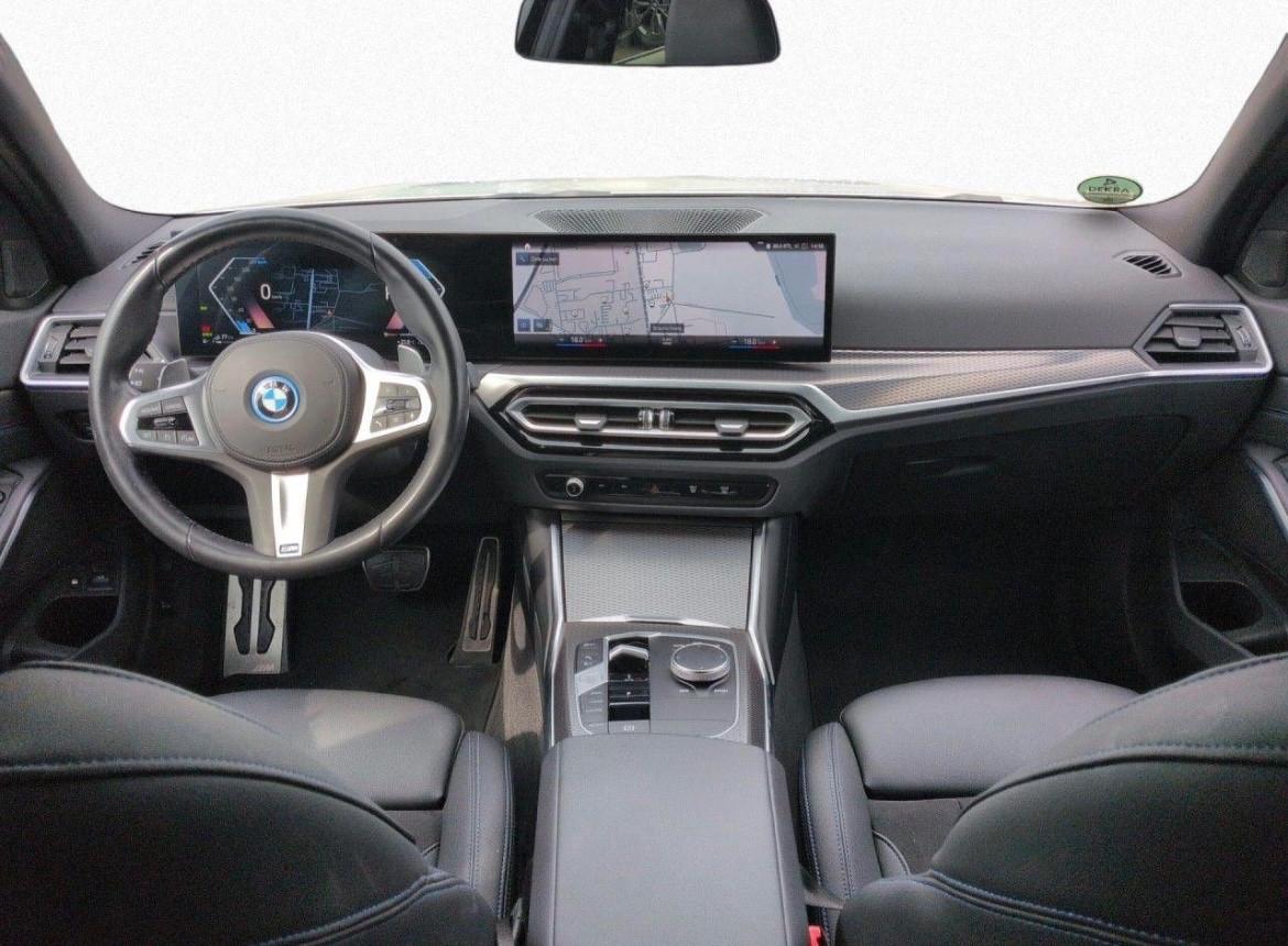 BMW 320 e Touring M SPORT