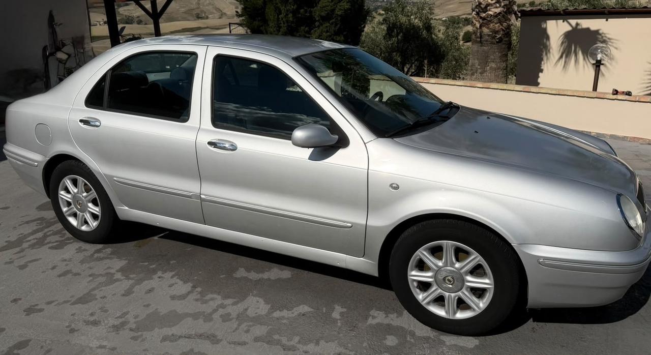 Lancia Lybra 1.9 JTD cat
