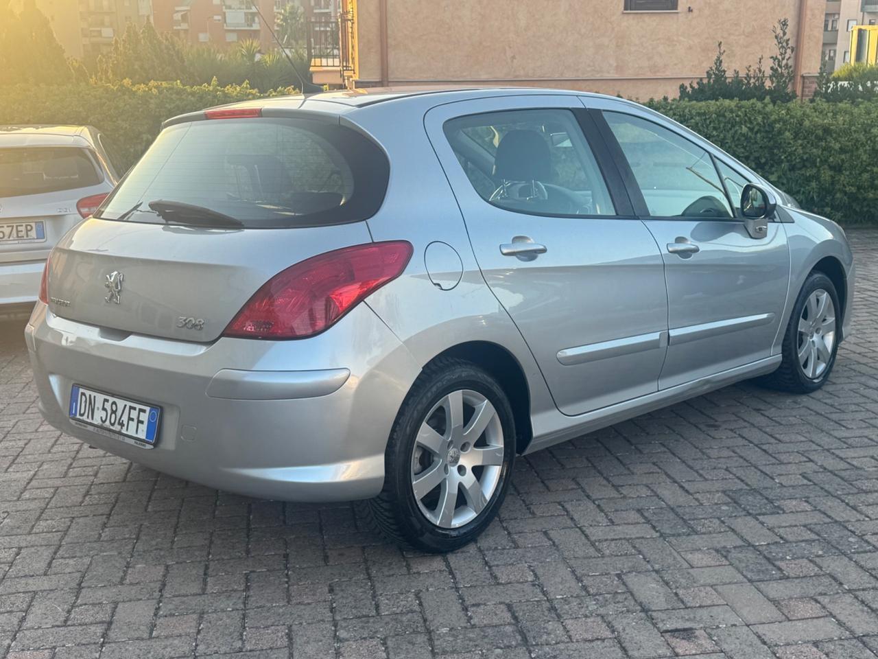 Peugeot 308 1.6 HDi 90CV 5p. Tecno