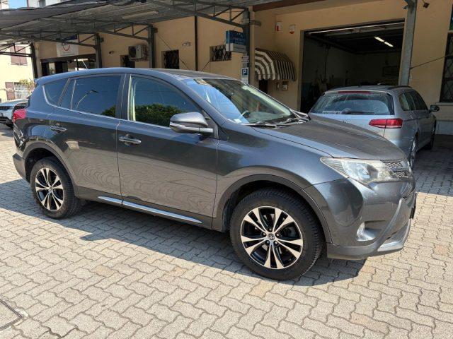 TOYOTA RAV 4 RAV4 2.0 D-4D 2WD Style White Ed. OK NEOPATENATO