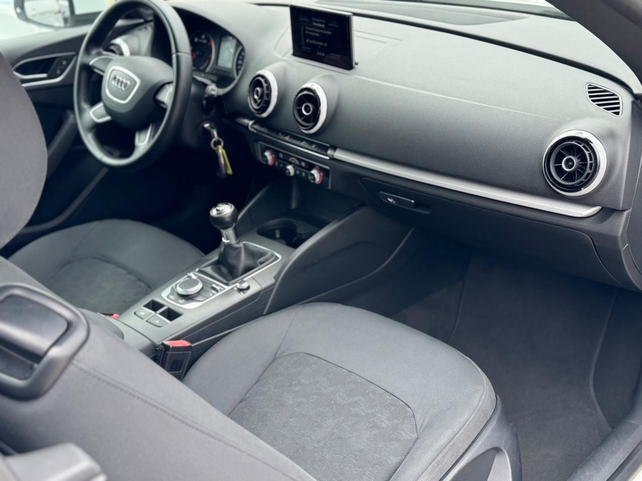 Audi A3 Cabrio 1.6 TDI Attraction