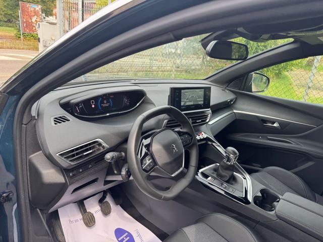 PEUGEOT 3008 PureTech Turbo 130CV Allure Pack NAVI+RETR.