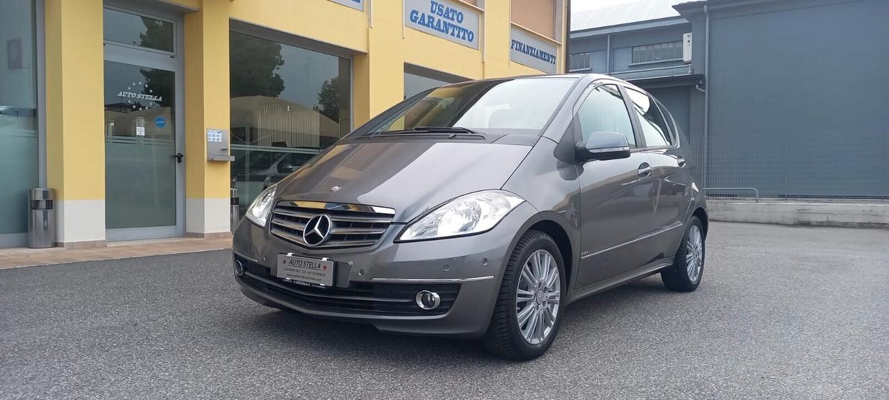 Mercedes-Benz Classe A 160 Benzina Allestimento Elegance cc. 1.5 CV. 95 Cambio Automatico 5 Porte 5 Posti Euro 5 SOLO 74.800 KM. Utilizzabile anche per i Neopatentati.