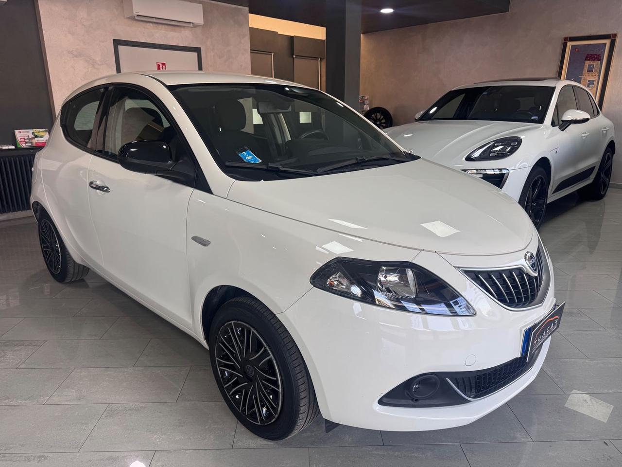 Lancia Ypsilon gold firefly MHEV #7845