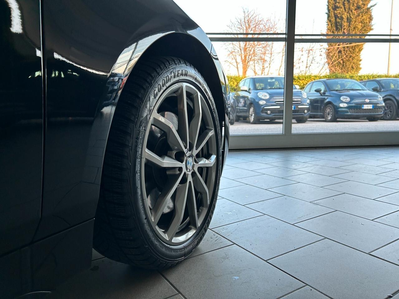 Bmw 120 120d 5p. Msport auto LED 18" NAVI