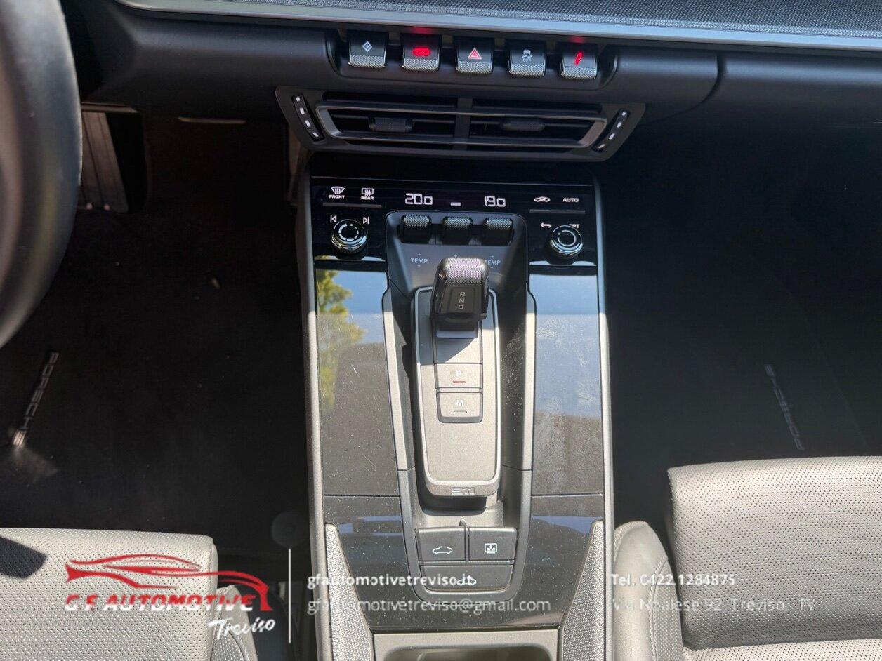Porsche 911 Coupe 3.0 Carrera 4S auto