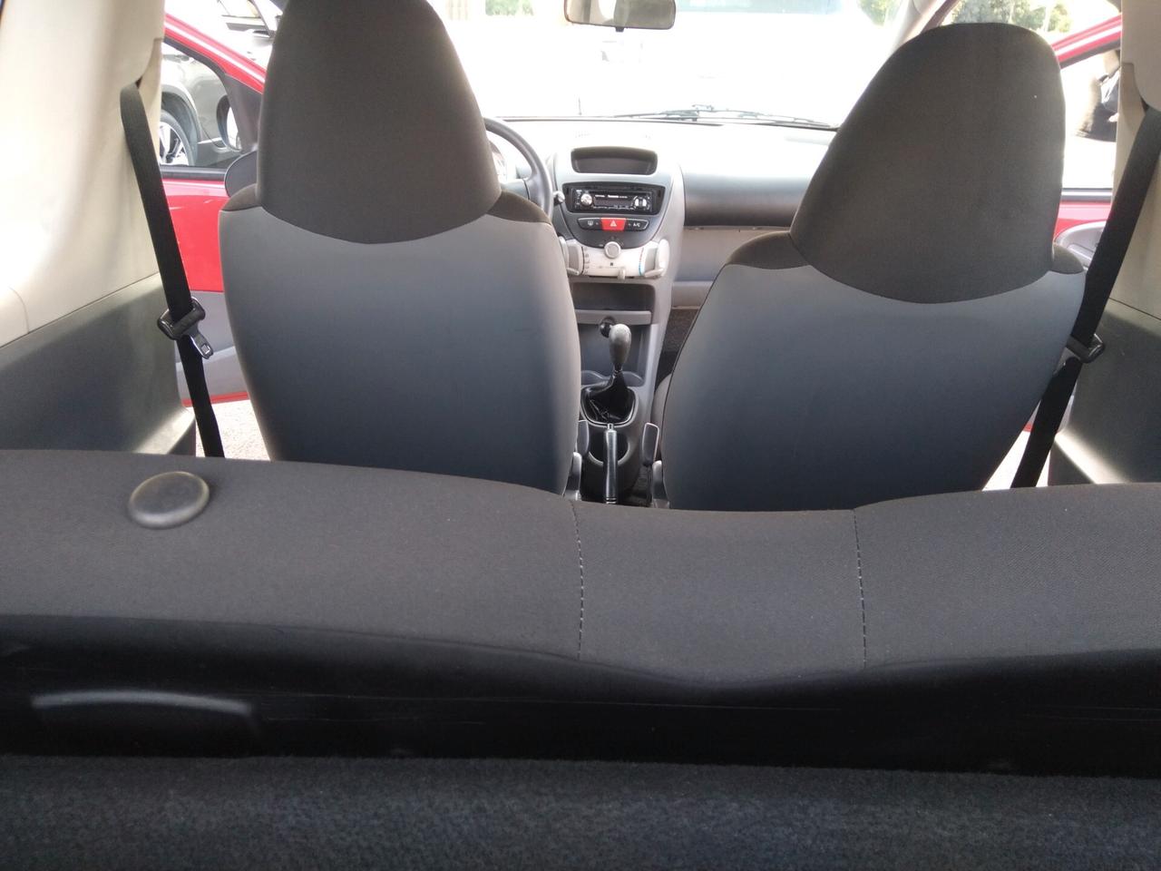 Toyota Aygo 1.0 12V VVT-i 3 porte Sol x neopatentati
