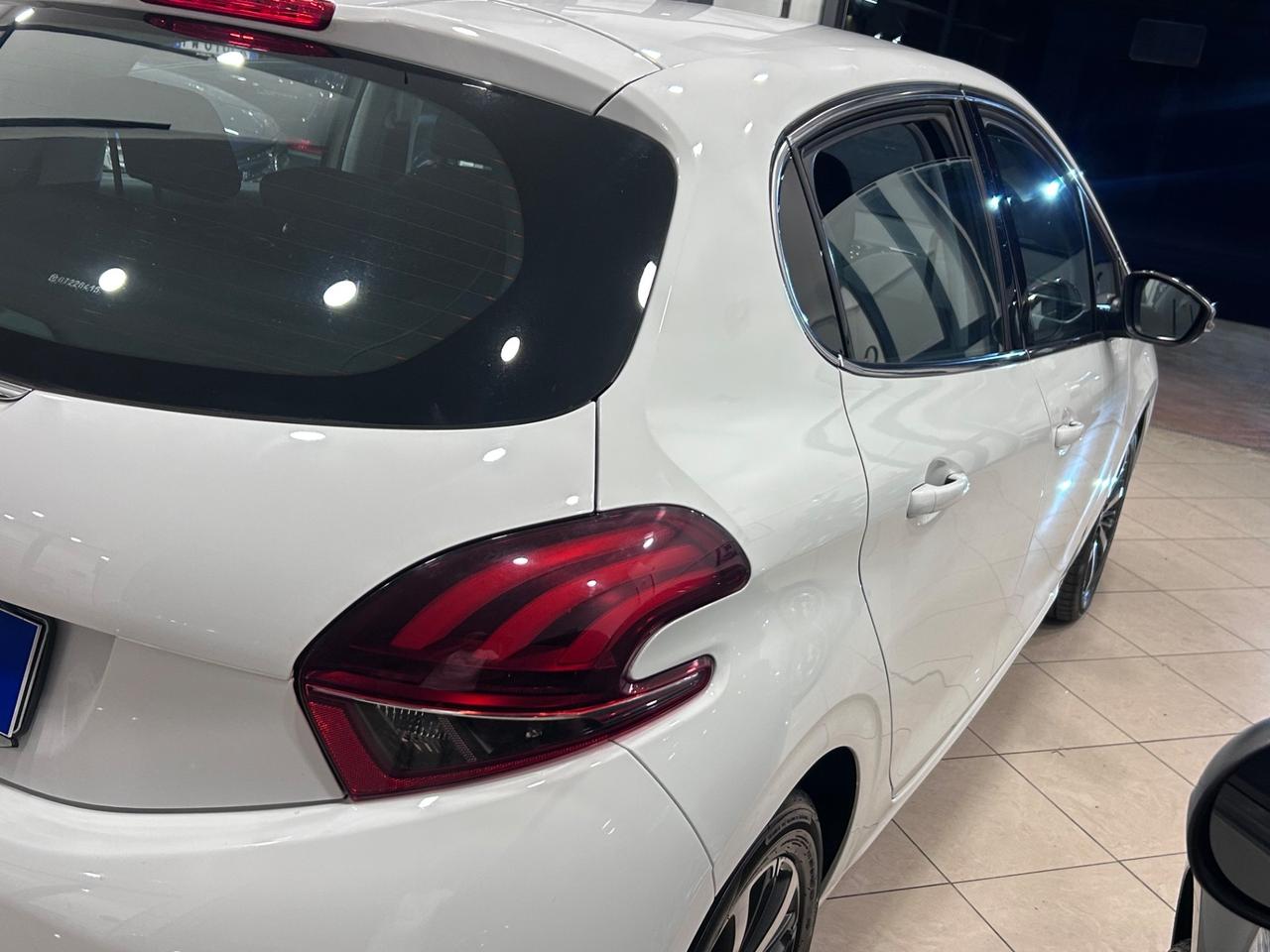 Peugeot 208 BlueHDi 100 5 porte Allure