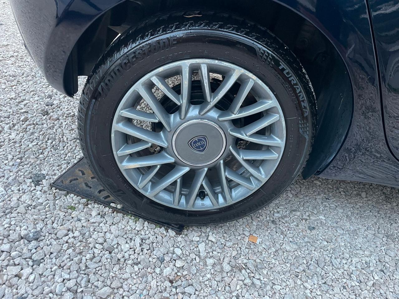 Lancia Ypsilon 1.2 69 CV 5 porte Gold