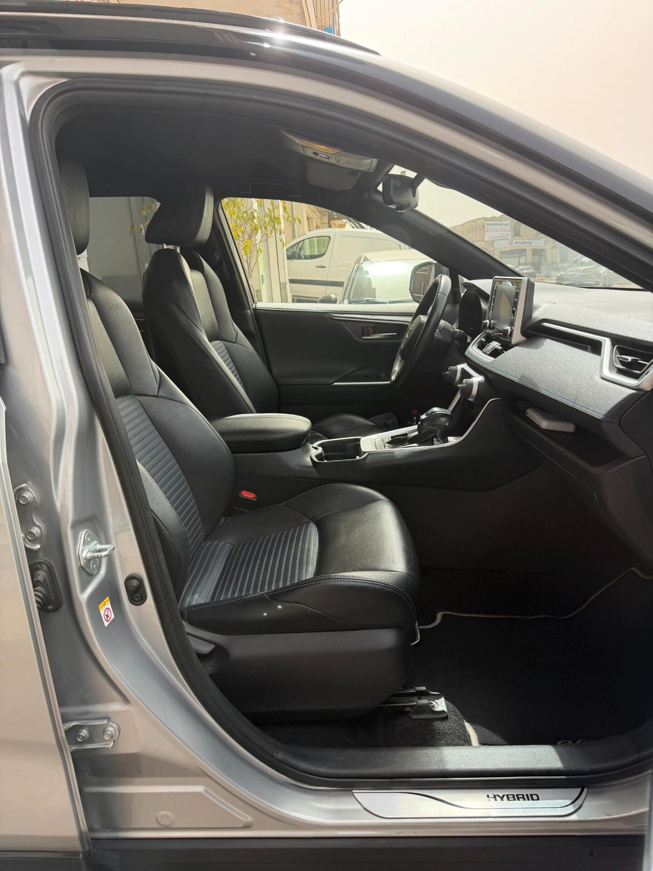 Toyota RAV 4 E-CVT 2WD STYLE