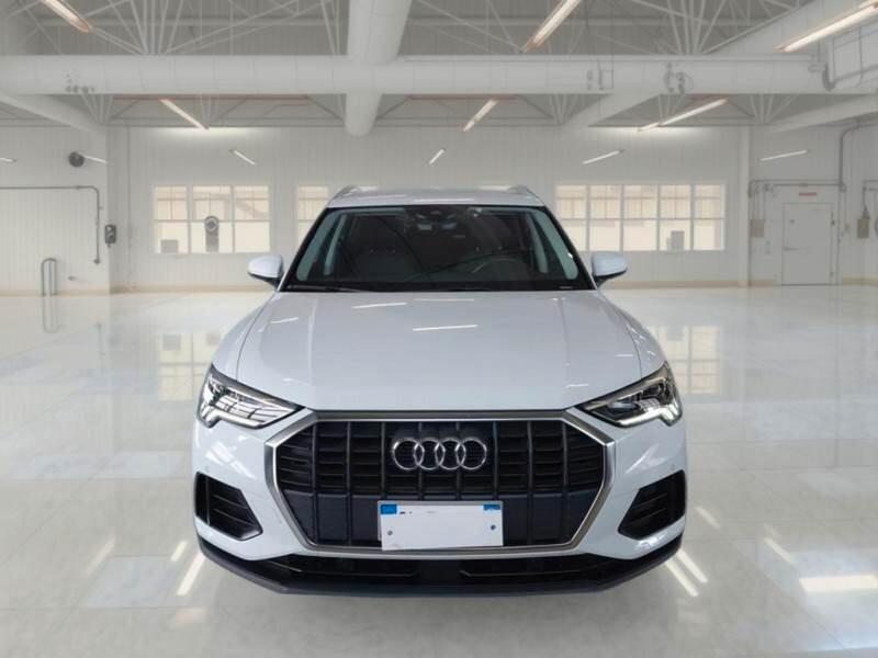 Audi Q3 45 TFSI e S tronic Business
