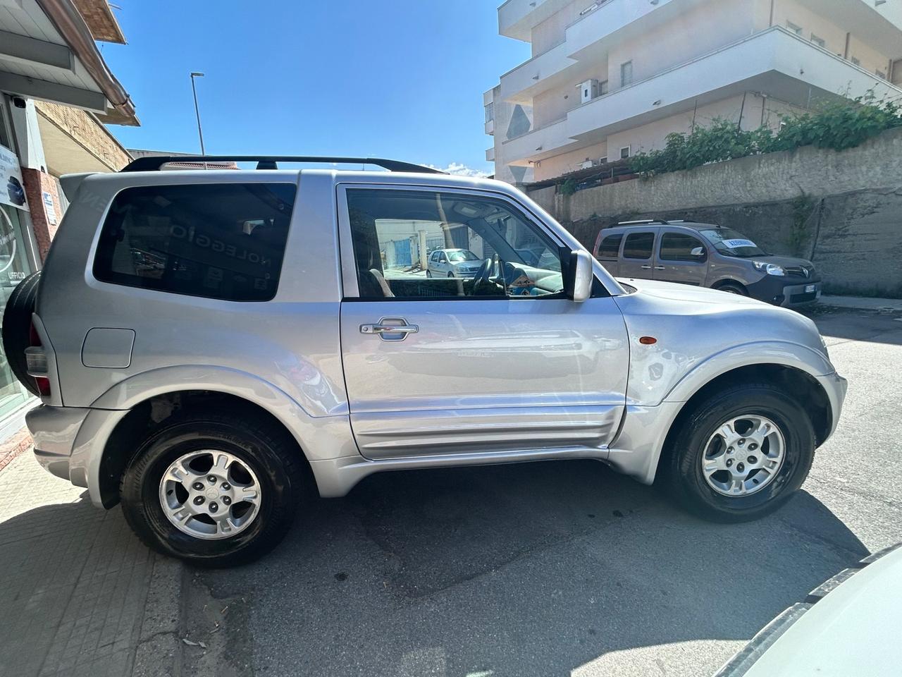 Mitsubishi Pajero 3.2 16V DI-D 3p. GLX
