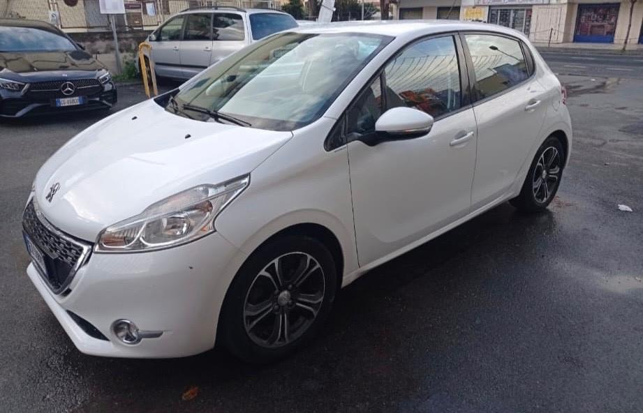 Peugeot 208 1.4 HDi 68 CV 5 porte Allure