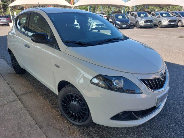 LANCIA Ypsilon 1.0 FireFly 5 porte S&S Hybrid Ecochic Silver