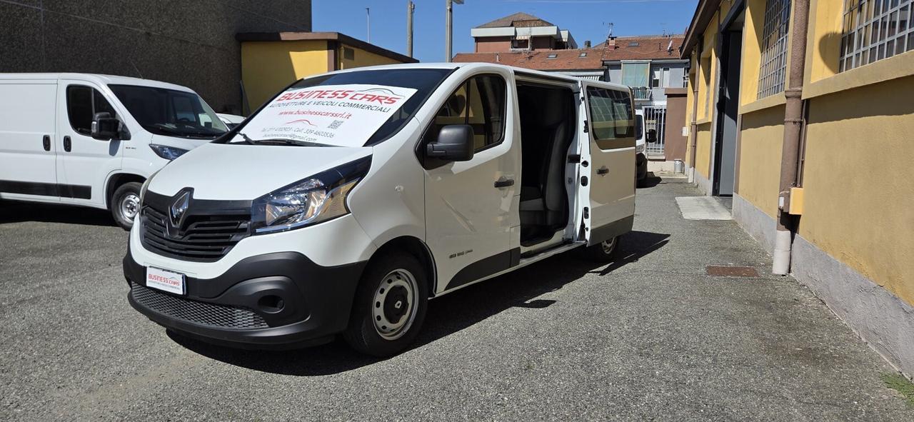 Renault TRAFIC 1.6 DCI 125 CV PASSO LUNGO MAXI - 6 POSTI - CON PEDANA DI CARICO +IVA