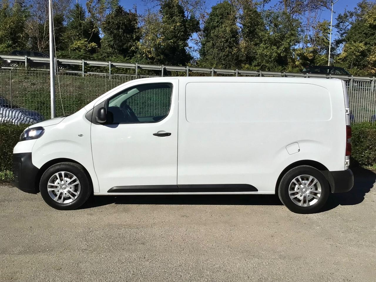 Opel Vivaro 1.5 120cv L2H1 port. 1004