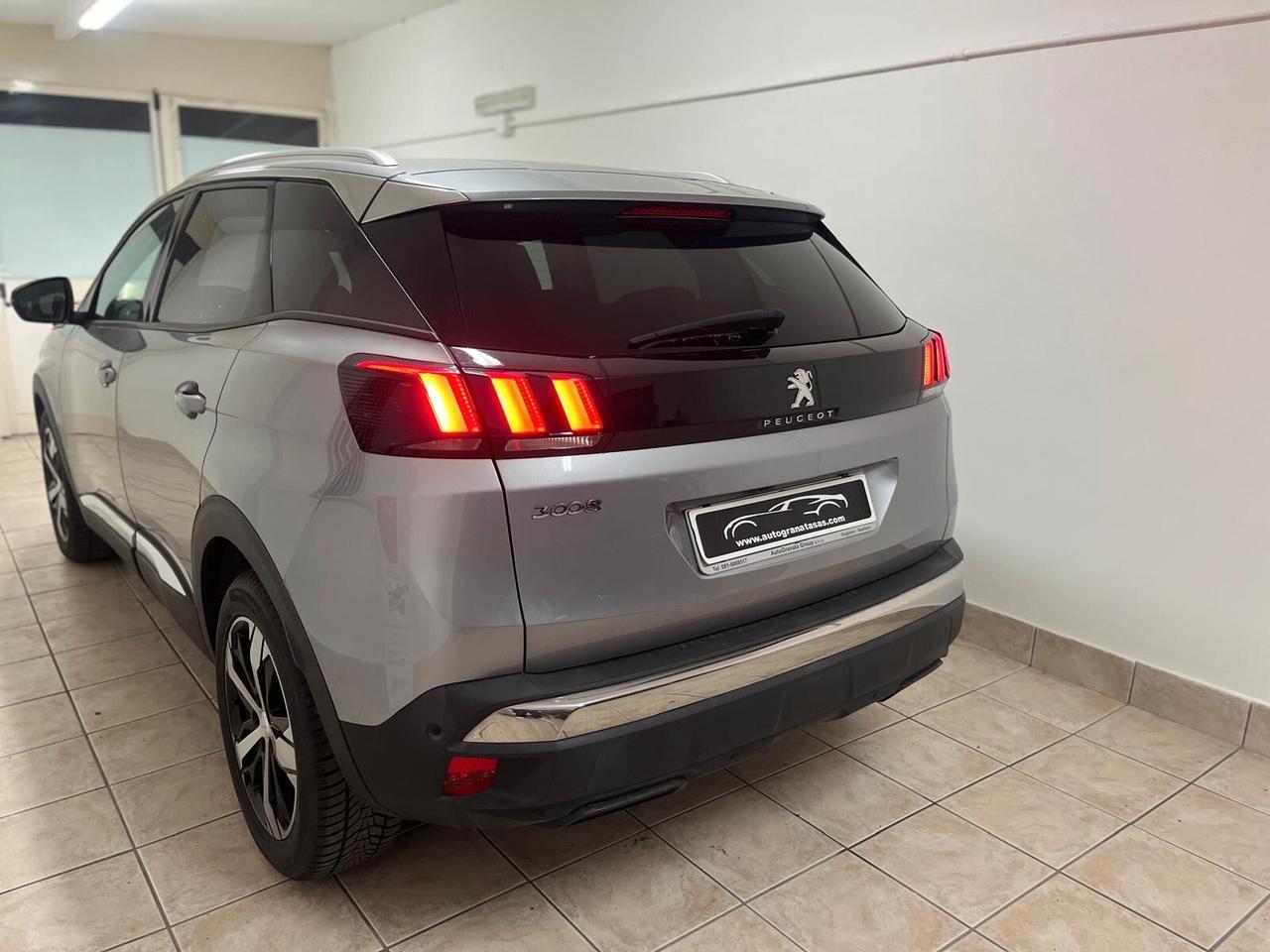 Peugeot 3008 1.5 BlueHDi 130 aut. Allure/ LED Navi Retro