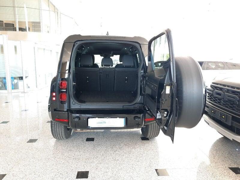 Land Rover Defender 3.0 D6 250 110 X-Dynamic SE AWD auto.