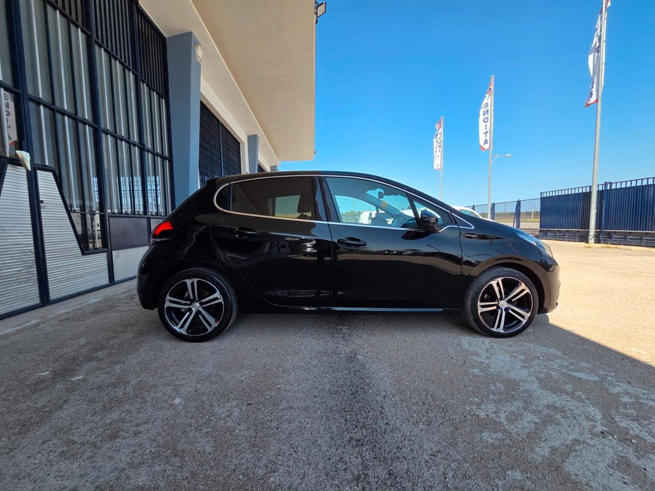 Peugeot 208 BlueHDi 120 S&S 5 porte GT Line