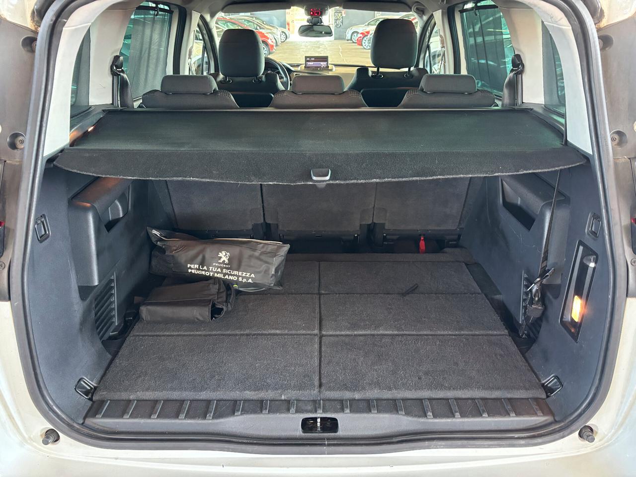 Peugeot 5008 2.0 HDi 110KW 150CV Allure 7 POSTI