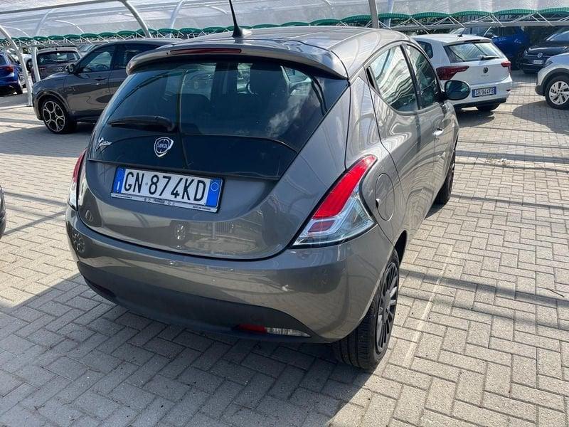 Lancia Ypsilon Ypsilon 1.2 69 CV 5 porte GPL Silver